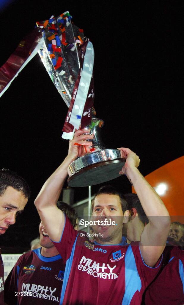2 November 2007; Drogheda United's Declan O'Brien celebrates with the eircom League trophy. eircom Premier League Division, Drogheda United v Bray Wanderers, United Park, Drogheda. Photo by Sportsfile