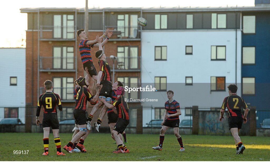 4 February 2015; Shane Kelly, St Munchin's College, wins possession in a lineout ahead of Roy Whelan, Ardscoil Rís. SEAT Munster Schools Junior Cup, Round 1, St Munchin's College v Ardscoil Rís. St Mary's RFC, Limerick. Picture credit: Diarmuid Greene / SPORTSFILE