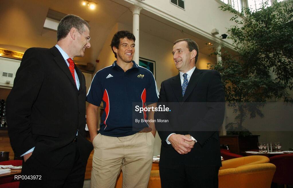2 November 2007; At the announcement of Bank of Ireland as the Official Bank to Munster Rugby are, from left, Tim O'Neill, Director, Branch Network, Bank of Ireland, Donncha O'Callaghan and Garrett Fitzgerald, CEO, Munster Rugby. Jacobs on the Mall, South Mall, Co. Cork. Picture credit: Brendan Moran / SPORTSFILE