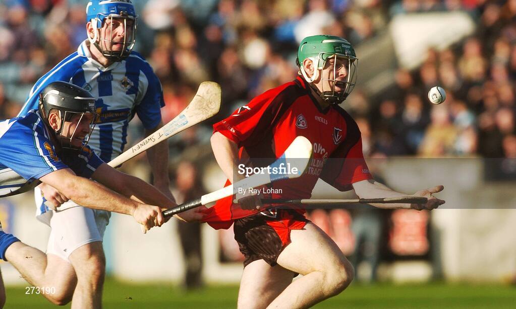 11 Novenber 2007; Conal Keaney, left, and David Sweeney, Ballyboden St Enda's, Dublin, in action against Laurence Prendergast, Oulart-the-Ballagh, Wexford. AIB Leinster Club Senior Hurling Championship Quarter-Final, Ballyboden St Enda's, Dublin v Oulart-the-Ballagh, Wexford, Parnell Park, Dublin. Picture credit: Caroline Quinn / SPORTSFILE