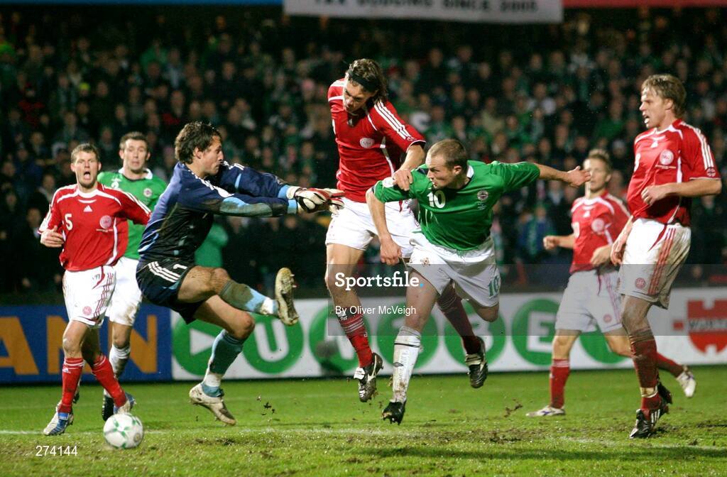 17 November 2007; Northern Ireland's Warren Feeney gets infront of Denmark defender Per Kroldrup to head the ball past goalkeeper Thomas Sorensen to score his side's equalising goal. 2008 European Championship Qualifier, Northern Ireland v Denmark, Windsor Park, Belfast, Co. Antrim. Picture credit; Oliver McVeigh / SPORTSFILE