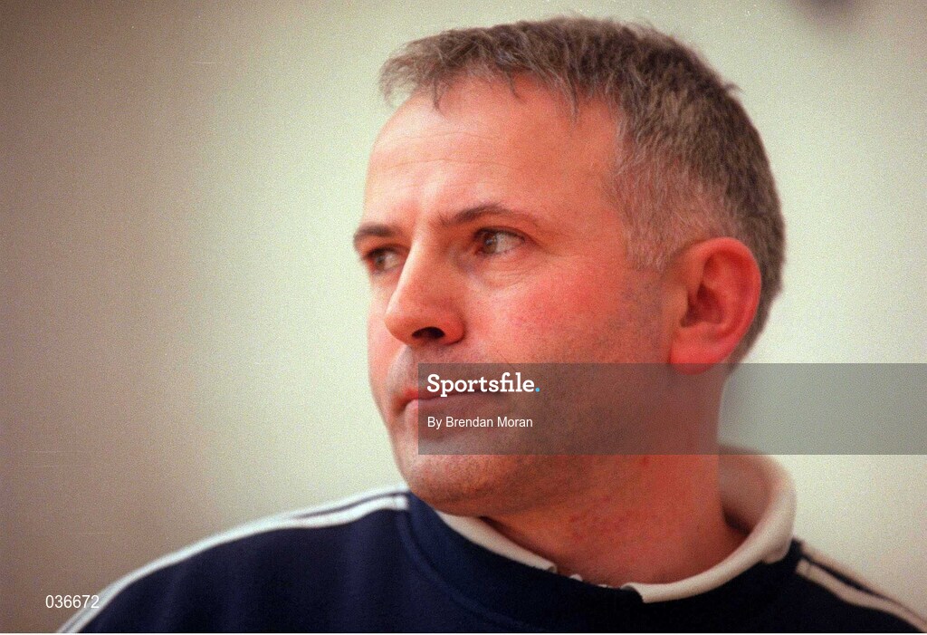 11 February 2000; Ireland head coach Ger Tarrant during the Junior Women's International Friendly match between Ireland and England in Skibbereen, Cork. Photo by Brendan Moran/Sportsfile
