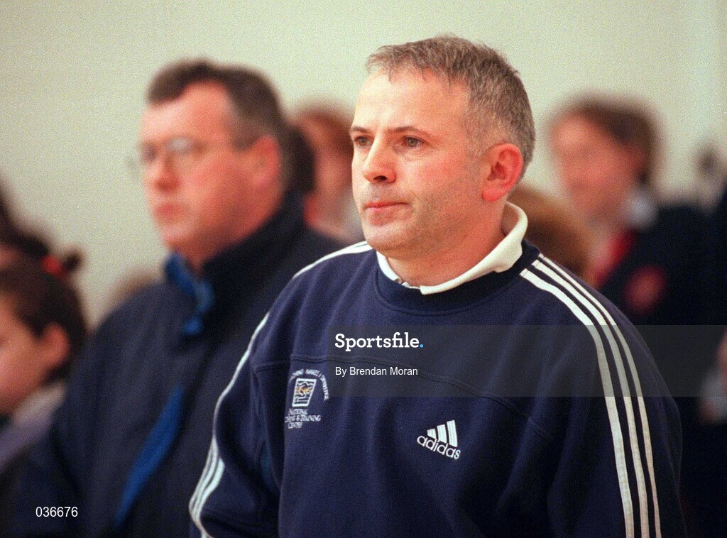 11 February 2000; Ireland head coach Ger Tarrant during the Junior Women's International Friendly match between Ireland and England in Skibbereen, Cork. Photo by Brendan Moran/Sportsfile
