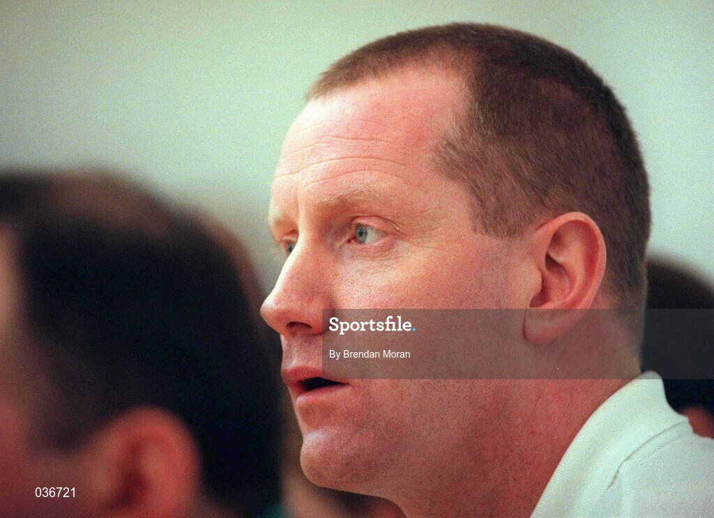 11 February 2000; Ireland assistant coach Graham Williams during the Junior Women's International Friendly match between Ireland and England in Skibbereen, Cork. Photo by Brendan Moran/Sportsfile