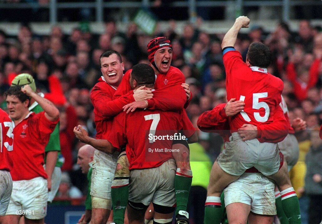 1 April 2000; Wales players Colin Charvis, David Young, Rupert Moon and Gethin Williams celebrate following the Lloyds TSB 6 Nations match between Ireland and Wales at Lansdowne Road in Dublin. Photo by Matt Browne/Sportsfile