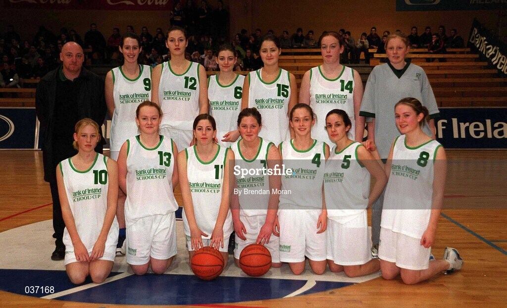 8 February 2000; The Loreto Foxrock team prior to the Bank of Ireland Schools Cup Girls' B Final match between Scoil Ruain Killenaule and Loreto Foxrock at National Basketball Arena in Tallaght, Dublin. Photo by Brendan Moran/Sportsfile