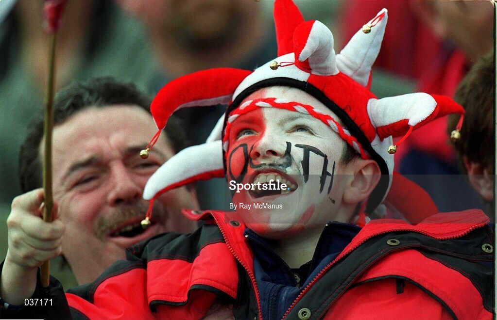 23 April 2000; A young Louth fan shows his support during the Church & General National Football League Division 2 Semi-Final match between Louth and Laois at Cusack Park in Mullingar, Westmeath. Photo by Ray McManus/Sportsfile