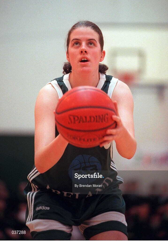 11 February 2000; Michelle Fahy of Ireland during the Junior Women's International Friendly match between Ireland and England in Skibbereen, Cork. Photo by Brendan Moran/Sportsfile