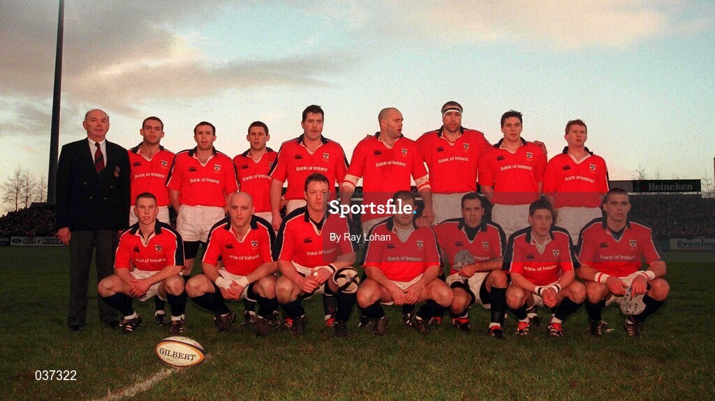 8 January 2000; The Munster team prior to Heineken Cup Pool 4 Round 5 match between Muntser and Saracens at Thomond Park in Limerick. Photo by Ray Lohan/Sportsfile