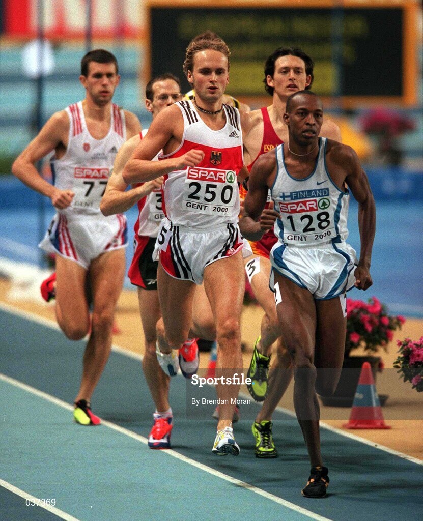 27 February 2000; Nils Schumann of Germany, centre, competes in the Men's 800m on Day Three of the European Athletics Indoor Championships at Flanders Sports Arena in Ghent, Belgium. Photo by Brendan Moran/Sportsfile