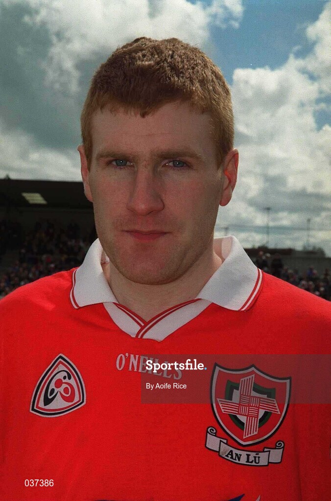 23 April 2000; Oliver McDonnell of Louth prior to the Church & General National Football League Division 2 Semi-Final match between Louth and Laois at Cusack Park in Mullingar, Westmeath. Photo by Aoife Rice/Sportsfile