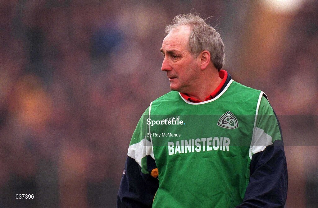 13 February 2000; Birr manager P.J Whelahan during the All-Ireland Senior Club Hurling Championship Semi-Final match between Athenry and Birr at Semple Stadium in Thurles, Tipperary. Photo by Ray McManus/Sportsfile
