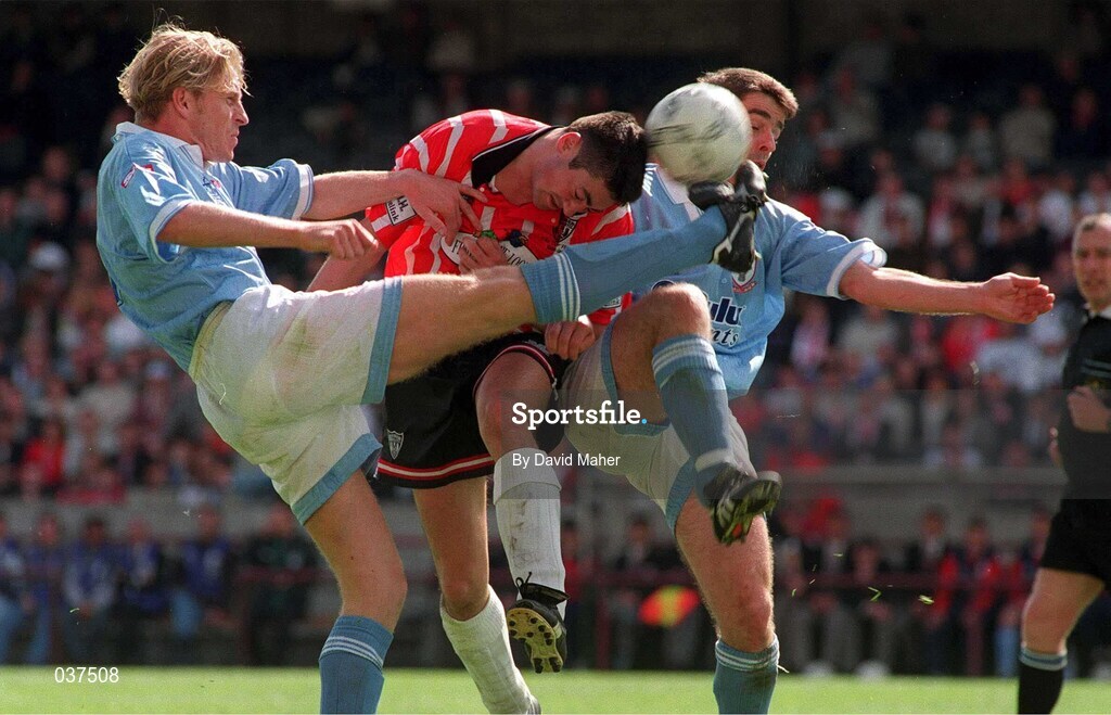 7 May 1995; Vinny Arkins, Shelbourne in action against Peter Hutton, Derry City suppoted by Alan Byrne, FAI Cup Final, Shelbourne v Derry City, Soccer. Picture credit; David Maher/SPORTSFILE  during the Bord Gáis League Cup Final match between Derry City and Shelbourne at Lansdowne Road in Dublin. Photo by David Maher/Sportsfile