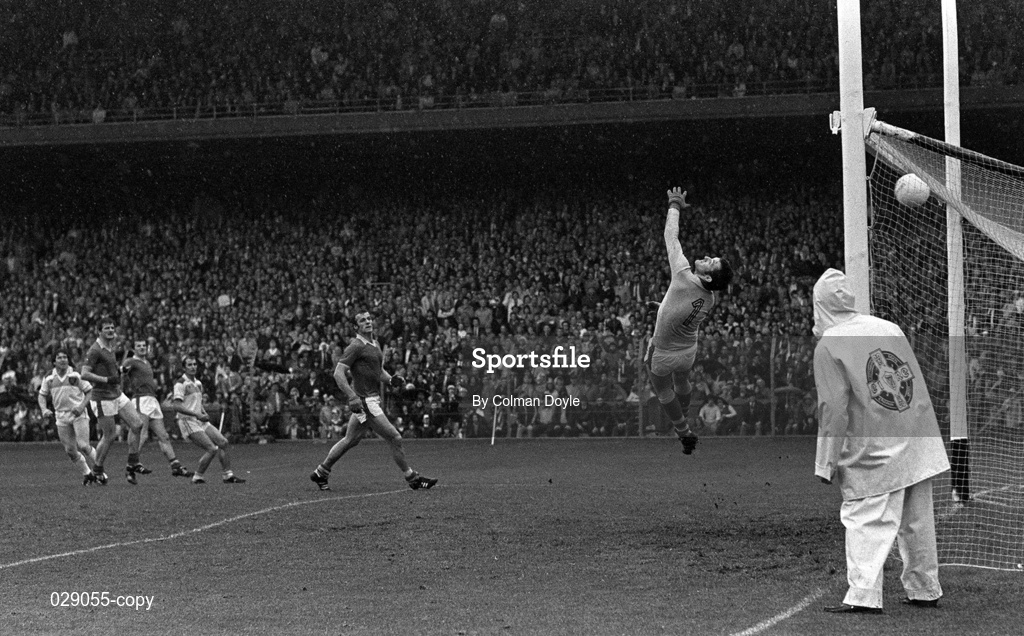 19 September 1982; Seamus Darby of Offaly, left, scores his side's last minute goal past Kerry goalkeeper Charlie Nelligan, which denied Kerry 5 All-Ireland Football titles in a row, during the All-Ireland Senior Football Championship Final match between Offaly and Kerry at Croke Park in Dublin. Photo by Colman Doyle/Sportsfile
