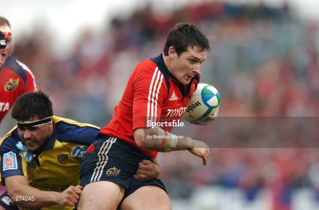 18 November 2007; David Wallace, Munster, is tackled by Pierre Vigouroux, Clermont Auvergne. Heineken Cup, Pool 5, Round 2, Munster v Clermont Auvergne, Thomond Park, Limerick. Picture credit; Brendan Moran / SPORTSFILE *** Local Caption ***