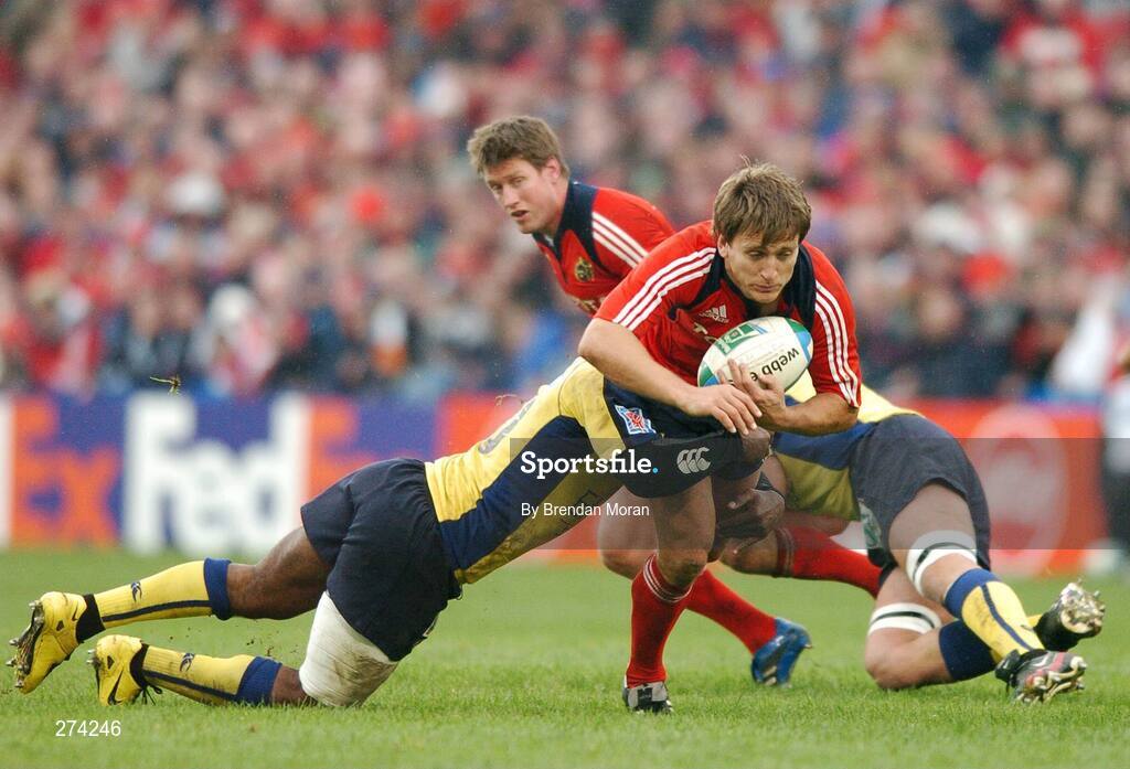 18 November 2007; Shaun Payne, Munster, is tackled by Seremaia Baikeinuku, Clermont Auvergne. Heineken Cup, Pool 5, Round 2, Munster v Clermont Auvergne, Thomond Park, Limerick. Picture credit; Brendan Moran / SPORTSFILE *** Local Caption ***