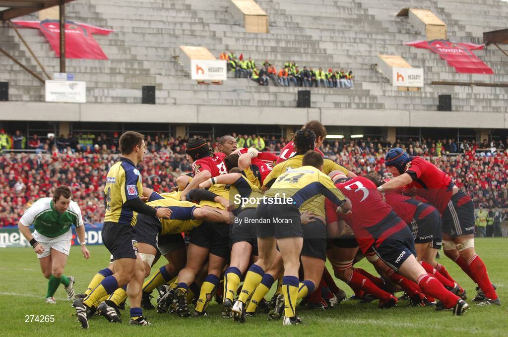 18 November 2007; The Munster and Clermont Auvergne packs engage in a maul as construction workers involved in the redevelopment of Thomond Park watch the game. Heineken Cup, Pool 5, Round 2, Munster v Clermont Auvergne, Thomond Park, Limerick. Picture credit; Brendan Moran / SPORTSFILE *** Local Caption ***