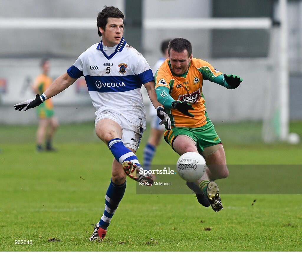 14 February 2015; Brendan Egan, St Vincent's, in action against Gary Delaney, Corafin.  St AIB GAA Football All-Ireland Senior Club Championship, Semi-Final, Corofin v St Vincent's. O'Connor Park, Tullamore, Co. Offaly. Picture credit: Ray McManus / SPORTSFILE