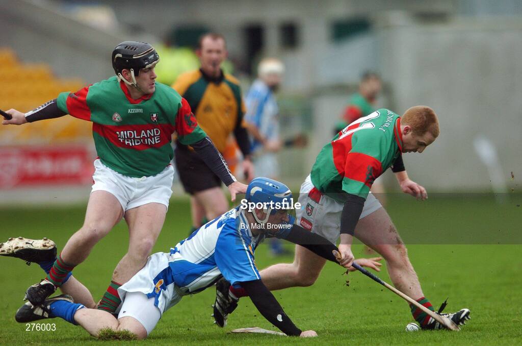 2 December 2007; Tim Sweeney, Ballyboden St Enda's, in action against Simon Whelahan, 11, and Paul O'Mara, Birr. AIB Leinster Club Hurling Championship Final, Loughmore-Castleiney, Birr, Offaly, v Ballyboden St Enda's, Dublin, O'Connor Park, Tullamore, Co. Offaly. Picture credit; Matt Browne / SPORTSFILE