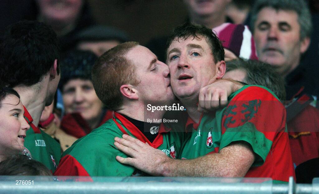 2 December 2007; Birr captain Brian Whelahan, right, is congratulated by his brother Barry after the game against Ballyboden St Enda's. AIB Leinster Club Hurling Championship Final, Loughmore-Castleiney, Birr, Offaly, v Ballyboden St Enda's, Dublin, O'Connor Park, Tullamore, Co. Offaly. Picture credit; Matt Browne / SPORTSFILE