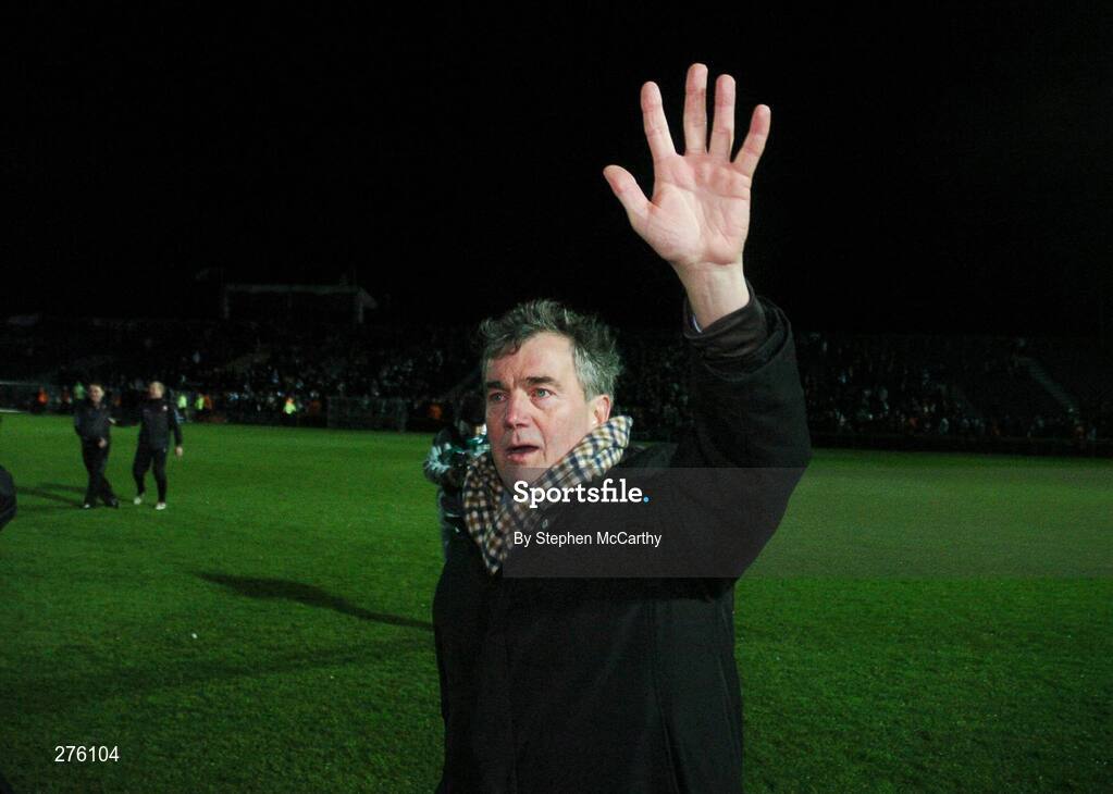 2 December 2007; Cork City manager Damien Richardson salutes the crowd after the match. FAI Ford Cup Final, Cork City v Longford Town, RDS, Ballsbridge, Dublin. Picture credit; Stephen McCarthy / SPORTSFILE