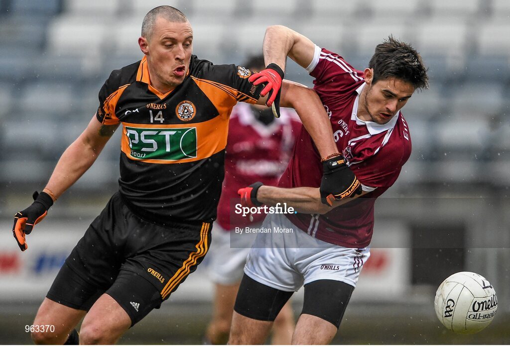 15 February 2015; Kieran Donaghy, Austin Stacks, in action against Chrissy McKaigue, Slaughtneil. AIB GAA Football All-Ireland Senior Club Championship, Semi-Final, Austin Stacks v Slaughtneil, O'Moore Park, Portlaoise, Co. Laois. Picture credit: Brendan Moran / SPORTSFILE