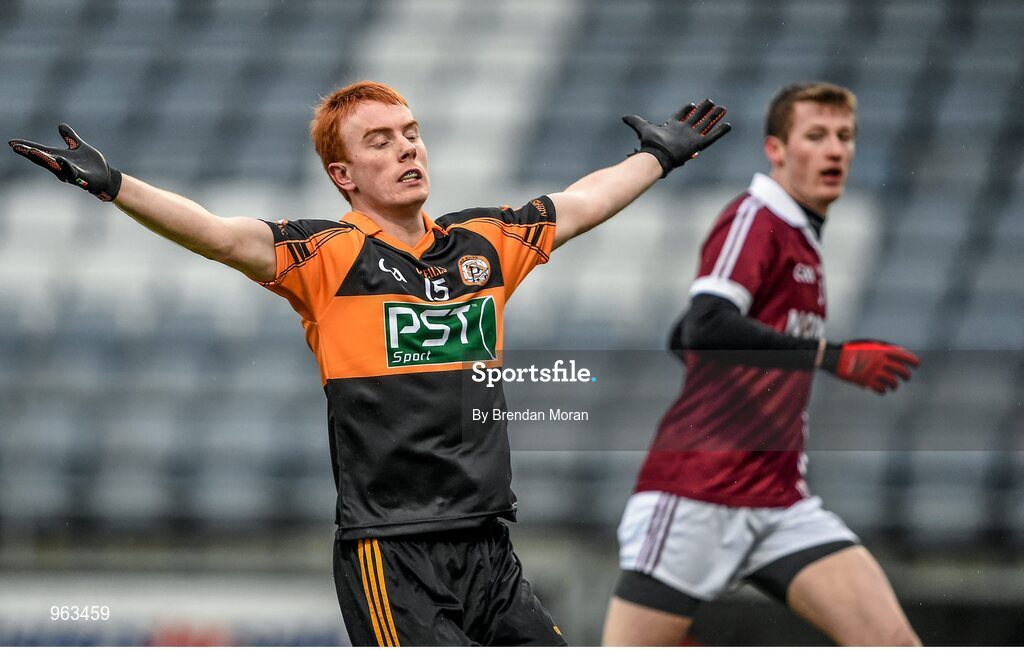 15 February 2015; Shane O'Callaghan, Austin Stacks, reacts after missing a chance. AIB GAA Football All-Ireland Senior Club Championship, Semi-Final, Austin Stacks v Slaughtneil, O'Moore Park, Portlaoise, Co. Laois. Picture credit: Brendan Moran / SPORTSFILE