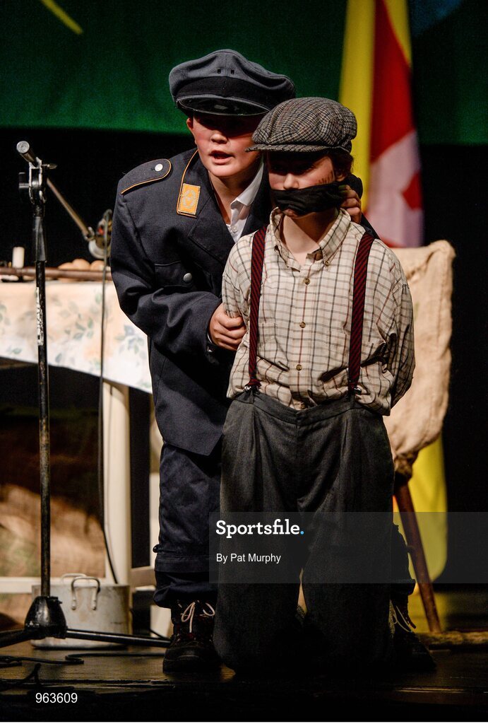 14 February 2015; The Skellig Rangers, Co. Kerry, team of Olivia Ni She, Stiofan O Ceithin, Ardan O Concubhair, Riona Ni Mhorain, Keith O Braonain, Charlotte Hume, Fionan O hEosa and Gabhan O Riordain, competing in the Leiriu competition during the All-Ireland Scór na nÓg Championship Finals 2015. Citywest Hotel, Saggart, Co. Dublin. Picture credit: Pat Murphy / SPORTSFILE