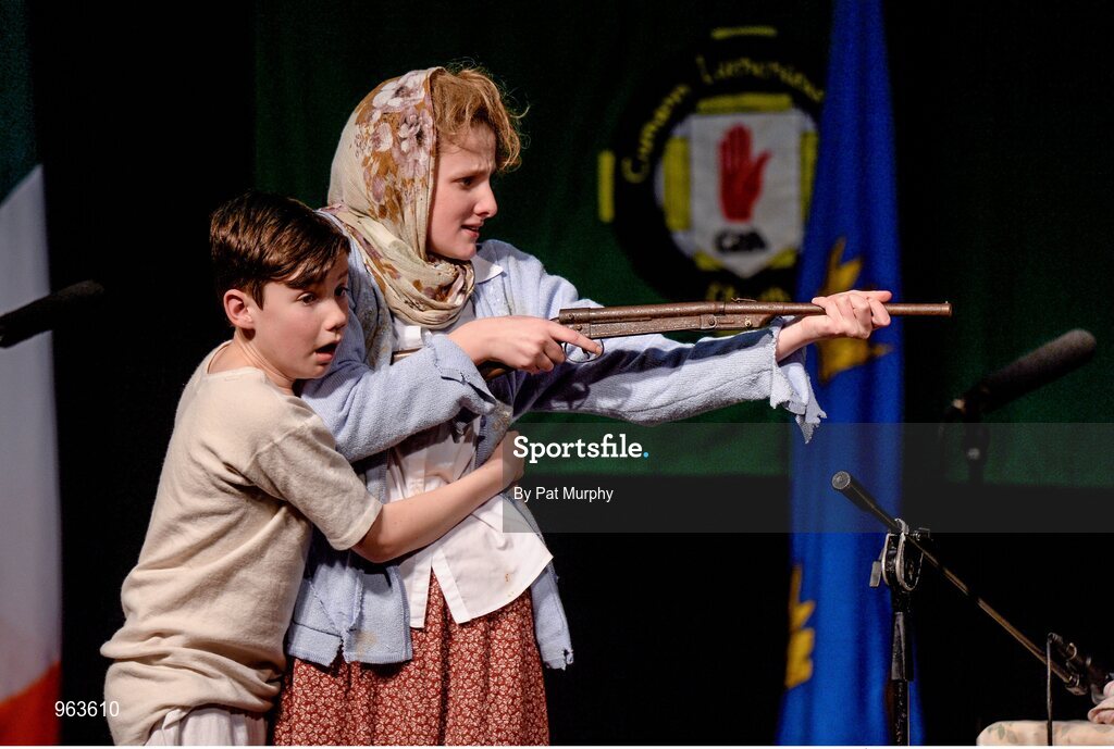 14 February 2015; The Skellig Rangers, Co. Kerry, team of Olivia Ni She, Stiofan O Ceithin, Ardan O Concubhair, Riona Ni Mhorain, Keith O Braonain, Charlotte Hume, Fionan O hEosa and Gabhan O Riordain, competing in the Leiriu competition during the All-Ireland Scór na nÓg Championship Finals 2015. Citywest Hotel, Saggart, Co. Dublin. Picture credit: Pat Murphy / SPORTSFILE