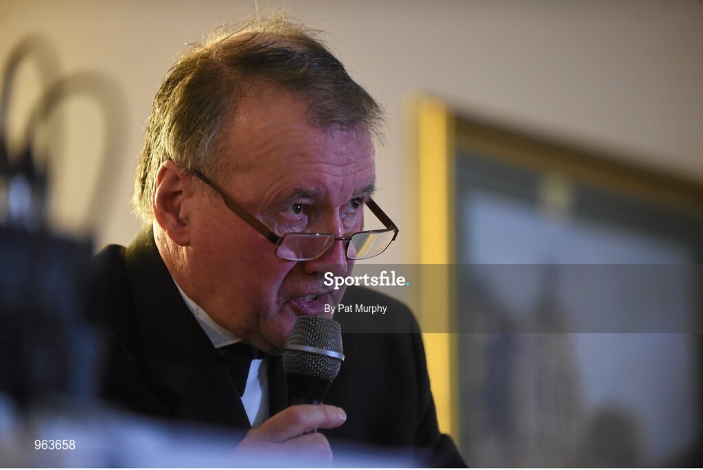 14 February 2015; Quizmaster Micheal O Mairtin during the Table Quiz competition at the All-Ireland Scór na nÓg Championship Finals 2015. Citywest Hotel, Saggart, Co. Dublin. Picture credit: Pat Murphy / SPORTSFILE