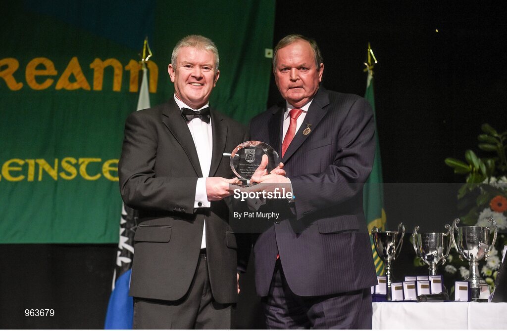 14 February 2015; Uachtaran Cumann Luthcleas Gael Liam O Neill makes a presentation to MC Fearghal Mag Uiginn, left, after the All-Ireland Scór na nÓg Championship Finals 2015. Citywest Hotel, Saggart, Co. Dublin. Picture credit: Pat Murphy / SPORTSFILE