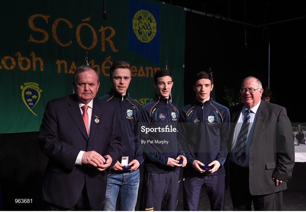 14 February 2015; The Gleann Cholmchille, Co. Donegal, team of Brian Gallagher, Padraig O Niall, Lanty Molloy and Ronan Gillespie who came Third in the Table Quiz competition receive their medals from Uachtaran Cumann Luthcleas Gael Liam O Neill, left, and Liam O Laochdha, Cathaoirleach, Coiste Naisiunta Scor, right, during the All-Ireland Scór na nÓg Championship Finals 2015. Citywest Hotel, Saggart, Co. Dublin. Picture credit: Pat Murphy / SPORTSFILE