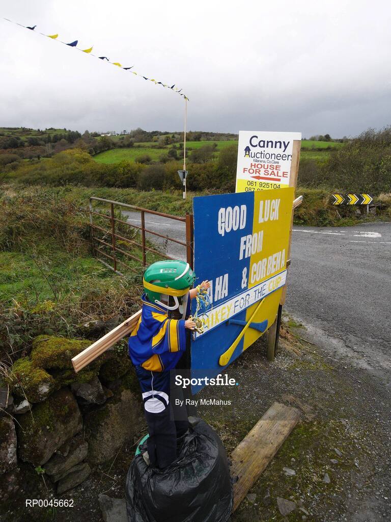 28 October 2007; Good luck posters on the road side near Scarriff Co.Clare. VHI Healthcare Connacht Senior Club Football Championship Final, Corofin, Galway, v Carnacon, Mayo, GAA grounds, Corofin, Galway. Picture credit: Ray McManus / SPORTSFILE