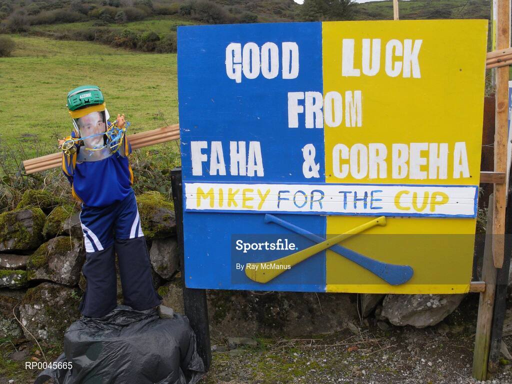 28 October 2007; Good luck posters on the road side near Scarriff Co.Clare. VHI Healthcare Connacht Senior Club Football Championship Final, Corofin, Galway, v Carnacon, Mayo, GAA grounds, Corofin, Galway. Picture credit: Ray McManus / SPORTSFILE
