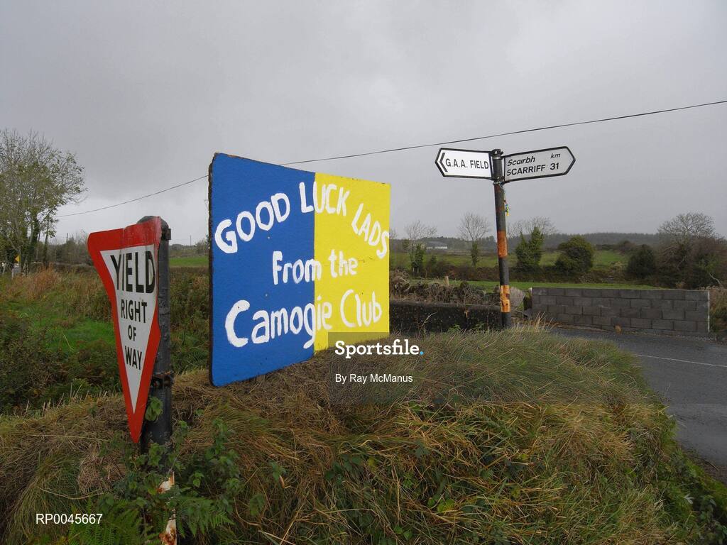 28 October 2007; Good luck posters on the road side near Scarriff Co.Clare. VHI Healthcare Connacht Senior Club Football Championship Final, Corofin, Galway, v Carnacon, Mayo, GAA grounds, Corofin, Galway. Picture credit: Ray McManus / SPORTSFILE