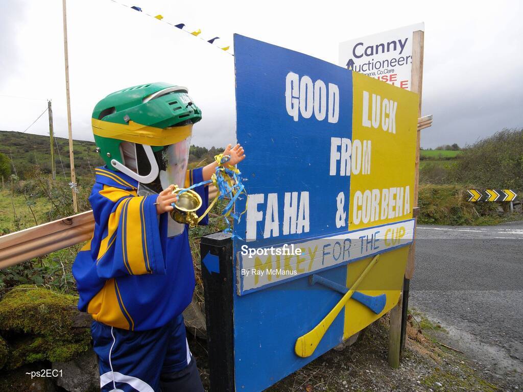 28 October 2007; Good luck posters on the road side near Scarriff Co.Clare. VHI Healthcare Connacht Senior Club Football Championship Final, Corofin, Galway, v Carnacon, Mayo, GAA grounds, Corofin, Galway. Picture credit: Ray McManus / SPORTSFILE