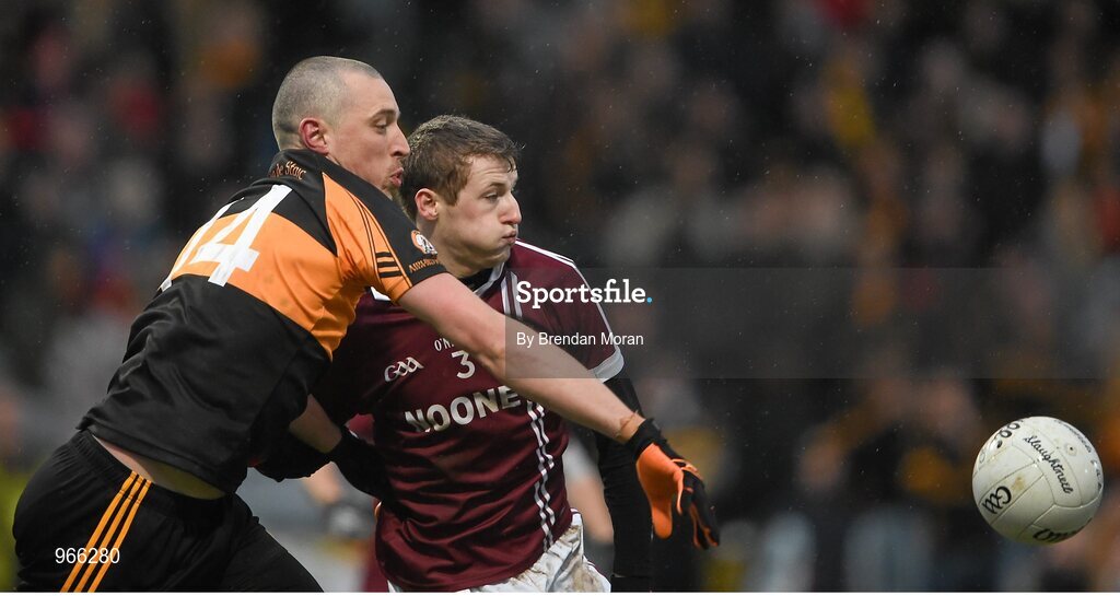 15 February 2015; Kieran Donaghy, Austin Stacks, in action against Brendan Rodgers, Slaughtneil. AIB GAA Football All-Ireland Senior Club Championship, Semi-Final, Austin Stacks v Slaughtneil, O'Moore Park, Portlaoise, Co. Laois. Picture credit: Brendan Moran / SPORTSFILE