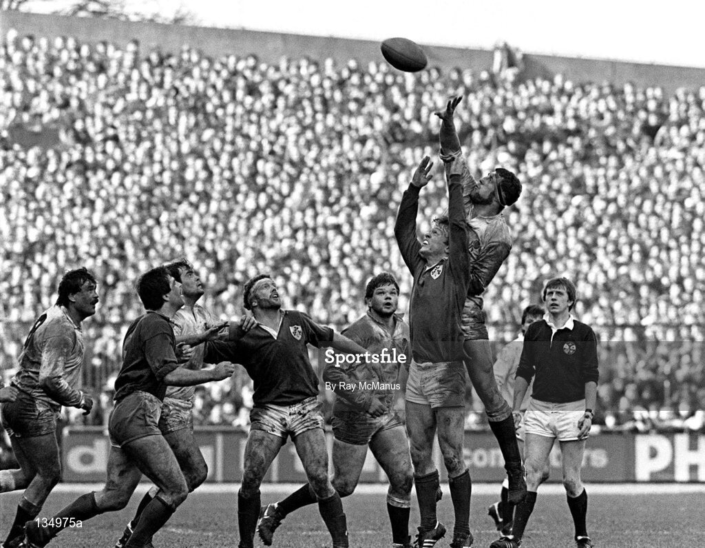30 March 1985; Trevor Ringland, Ireland, contestes the line-out with England's Wade Dooley. Five Nations Rugby Championship, Ireland v England, Lansdowne Road, Dublin. Picture Credit: Ray McManus / SPORTSFILE