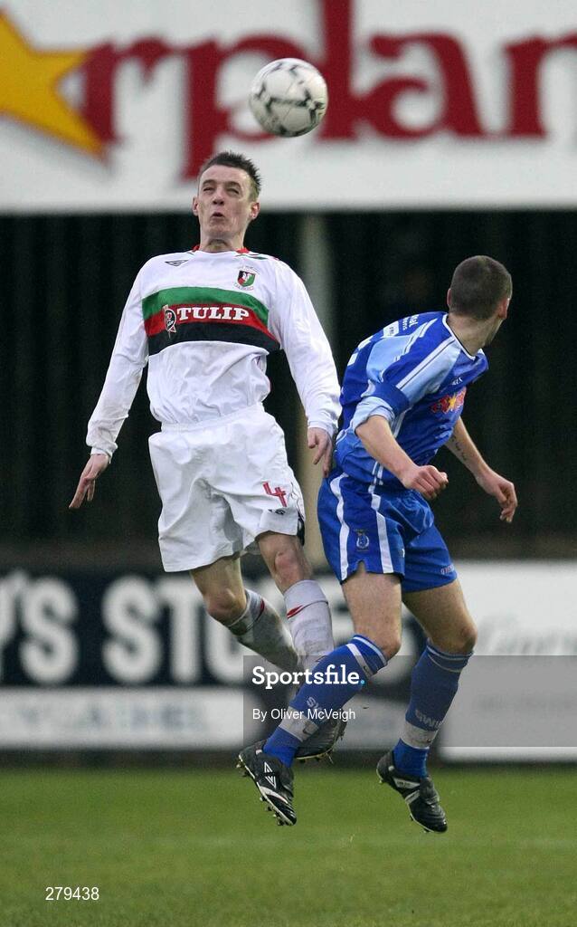 19 January 2008; Jason Hill, Glentoran, in action against Niall McGinn, Dungannon Swifts. Carnegie Premier League, Dungannon Swifts v Glentoran, Stangmore Park, Dungannon, Co. Tyrone. Picture credit; Oliver McVeigh / SPORTSFILE