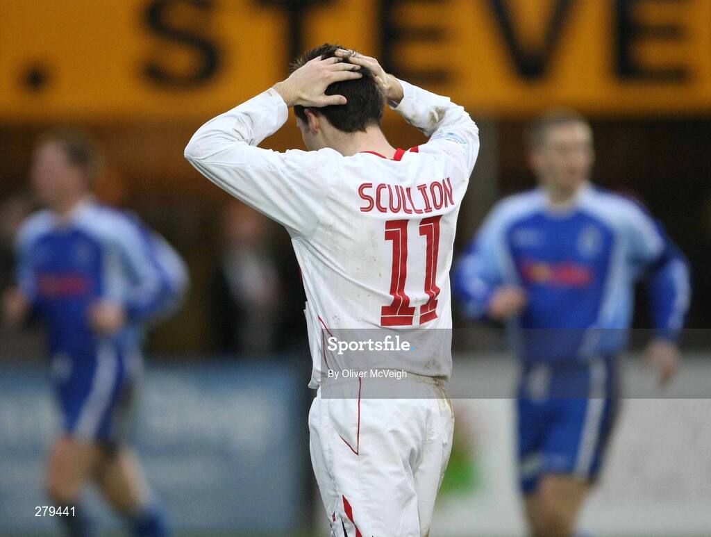 19 January 2008; David Scullion, Glentoran, shows his disappointment after a missed shot. Carnegie Premier League, Dungannon Swifts v Glentoran, Stangmore Park, Dungannon, Co. Tyrone. Picture credit; Oliver McVeigh / SPORTSFILE