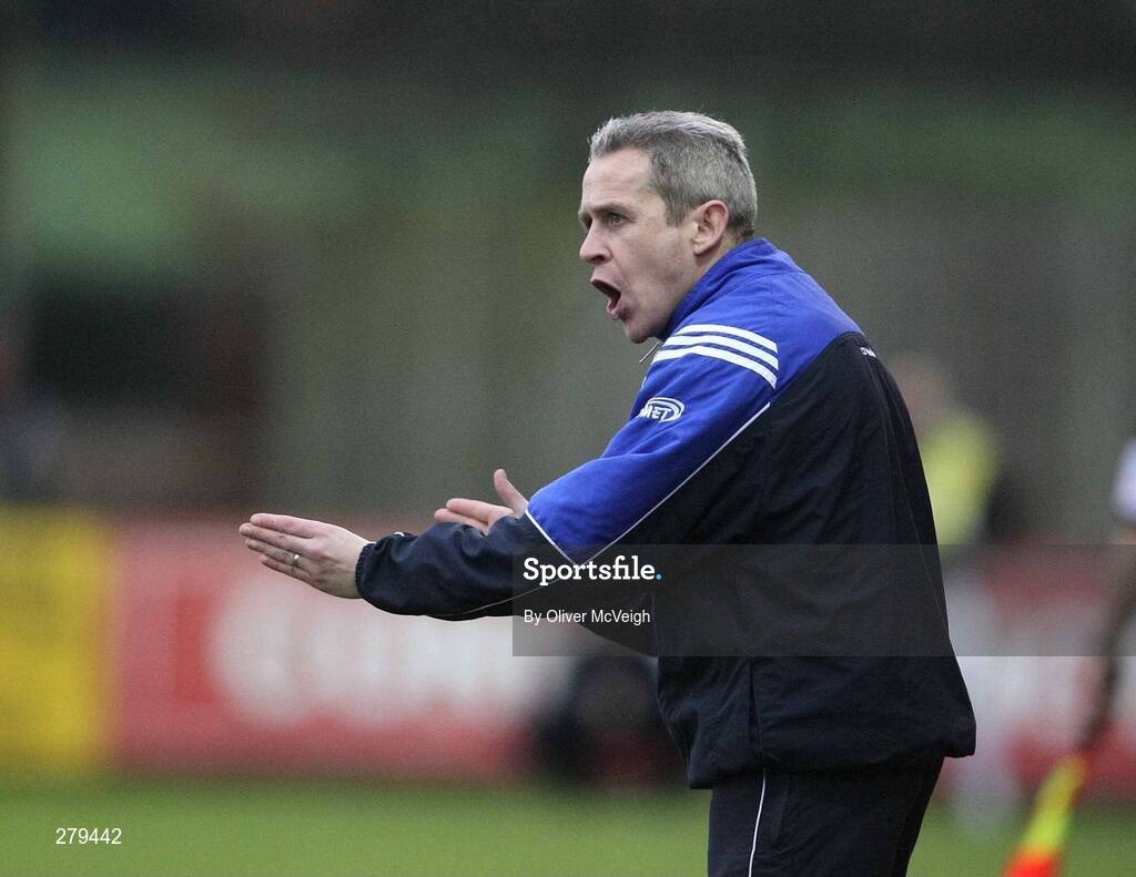 19 January 2008; Dungannon Swifts manager, Harry Fay, shouts instructions to his players. Carnegie Premier League, Dungannon Swifts v Glentoran, Stangmore Park, Dungannon, Co. Tyrone. Picture credit; Oliver McVeigh / SPORTSFILE