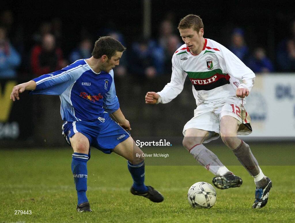 19 January 2008; Darren Boyce, Glentoran, in action against Terry Fitzpatrick, Dungannon Swifts. Carnegie Premier League, Dungannon Swifts v Glentoran, Stangmore Park, Dungannon, Co. Tyrone. Picture credit; Oliver McVeigh / SPORTSFILE