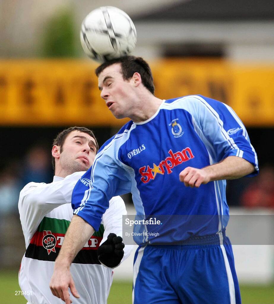 19 January 2008; Adam McMinn, Dungannon Swifts, in action against Gary Hamilton, Glentoran. Carnegie Premier League, Dungannon Swifts v Glentoran, Stangmore Park, Dungannon, Co. Tyrone. Picture credit; Oliver McVeigh / SPORTSFILE