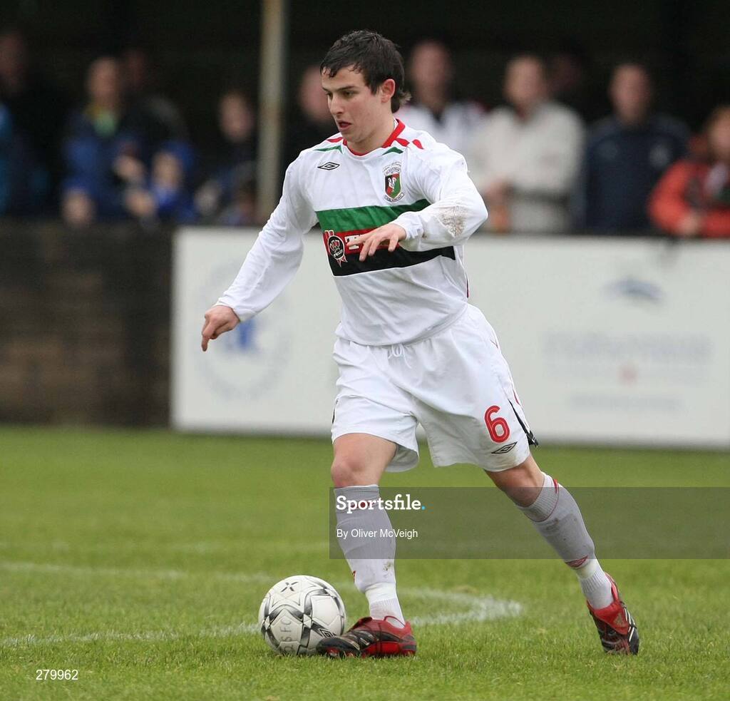 19 January 2008; Shane McCabe, Glentoran. Carnegie Premier League, Dungannon Swifts v Glentoran, Stangmore Park, Dungannon, Co. Tyrone. Picture credit; Oliver McVeigh / SPORTSFILE