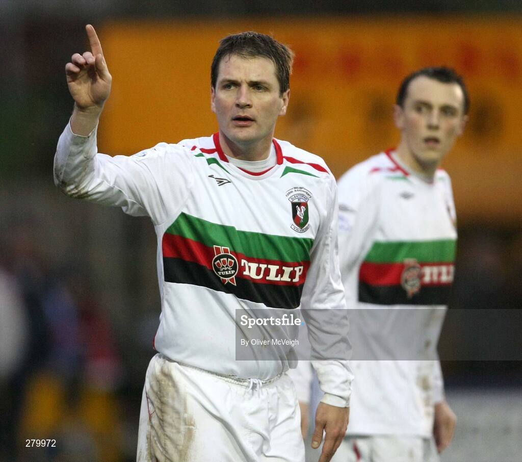 19 January 2008; Colin Nixon, Glentoran. Carnegie Premier League, Dungannon Swifts v Glentoran, Stangmore Park, Dungannon, Co. Tyrone. Picture credit; Oliver McVeigh / SPORTSFILE