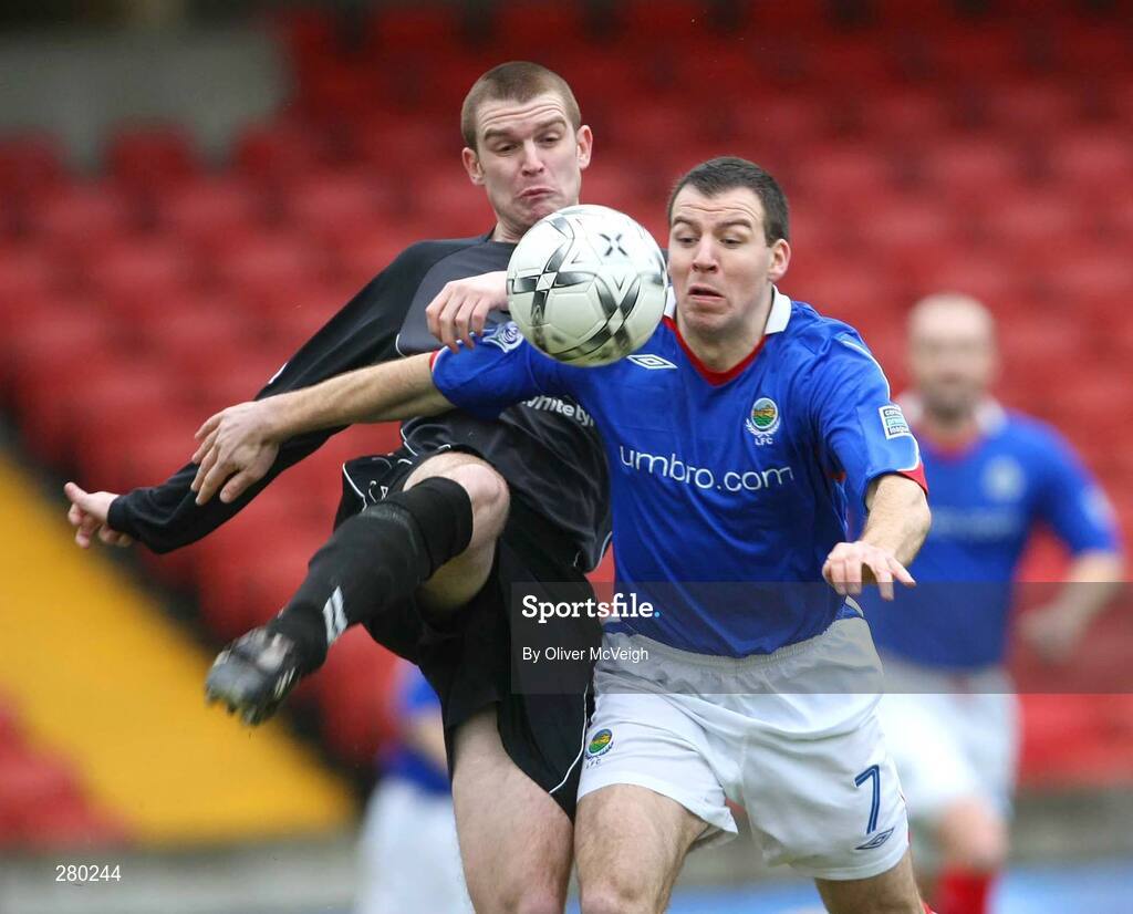 26 January 2008; Damien Curran, Linfield, in action against David Hawthorne, Armagh City. Carnegie Premier League, Linfield v Armagh City, Windsor Park, Belfast, Co Antrim. Picture credit; Oliver McVeigh / SPORTSFILE