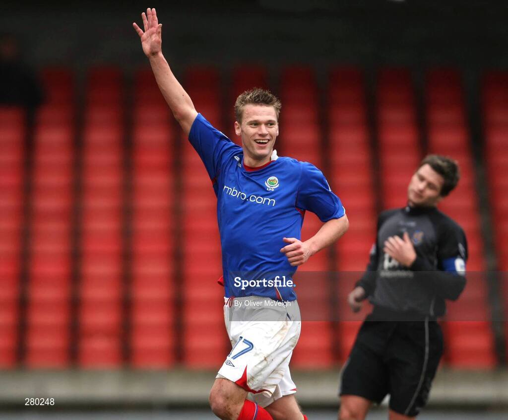26 January 2008; Linfield's Peter Thompson celebrates after scoring his side's first goal. Carnegie Premier League, Linfield v Armagh City, Windsor Park, Belfast, Co Antrim. Picture credit; Oliver McVeigh / SPORTSFILE