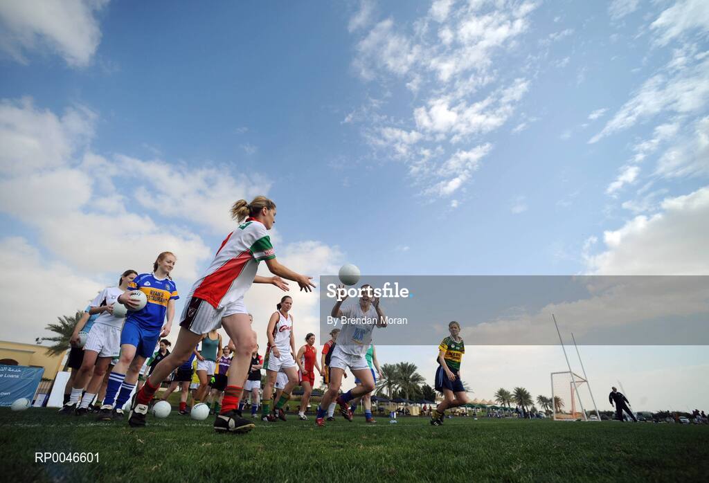 25 January 2008; Claire O'Hara, Mayo, left, passes the ball to Brianne Leahy, Kildare, during squad training. O'Neills/TG4 Ladies Gaelic Football All Star Tour 2007, Dubai Polo and Equestrian Club, Dubai, United Arab Emirates. Picture credit: Brendan Moran / SPORTSFILE  *** Local Caption ***
