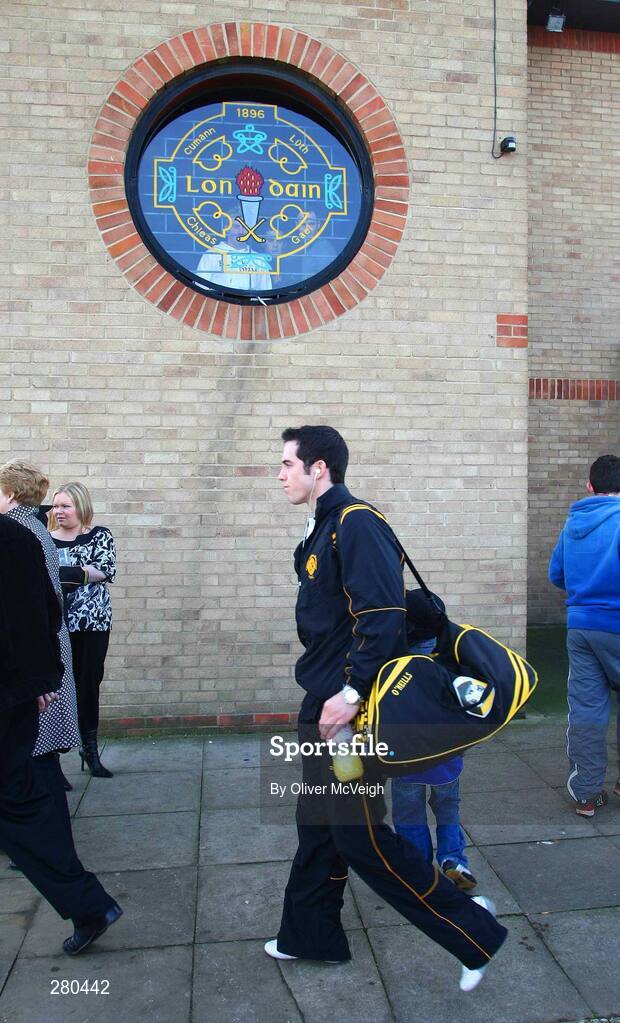 27 January 2008; Aaron Kernan, Crossmaglen Rangers, arrives for the game. AIB All-Ireland Club Football Championship Quarter-Final, Tir Chonaill Gaels v Crossmaglen Rangers, Emerald Gaelic Grounds, Ruislip, London, England. Picture credit: Oliver McVeigh / SPORTSFILE