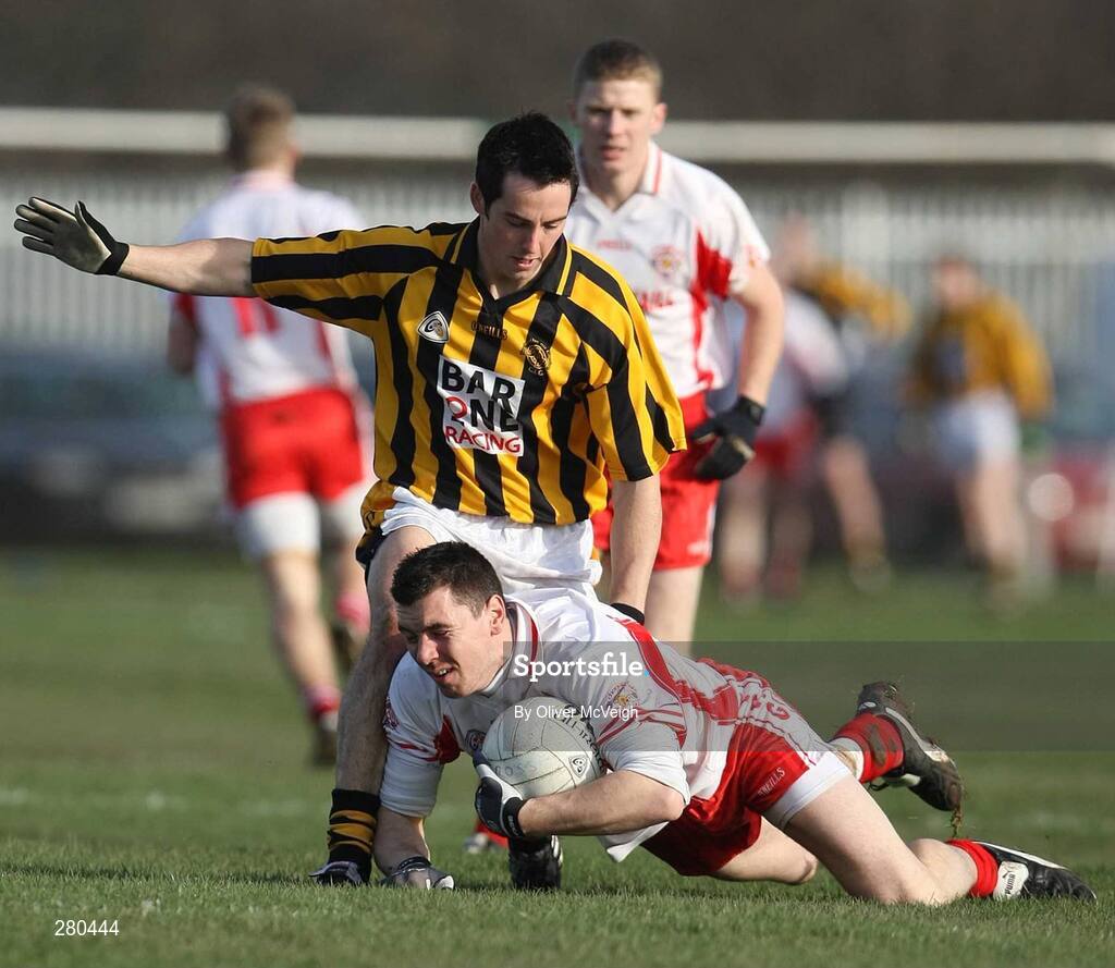 27 January 2008; Fergus McMahon,Tir Chonaill Gaels, in action against Stephen Clarke, Crossmaglen Rangers. AIB All-Ireland Club Football Championship Quarter-Final, Tir Chonaill Gaels v Crossmaglen Rangers, Emerald Gaelic Grounds, Ruislip, London, England. Picture credit: Oliver McVeigh / SPORTSFILE